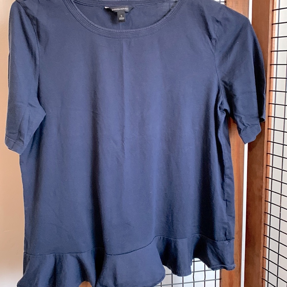 Banana Republic cute top 3/$10 sale